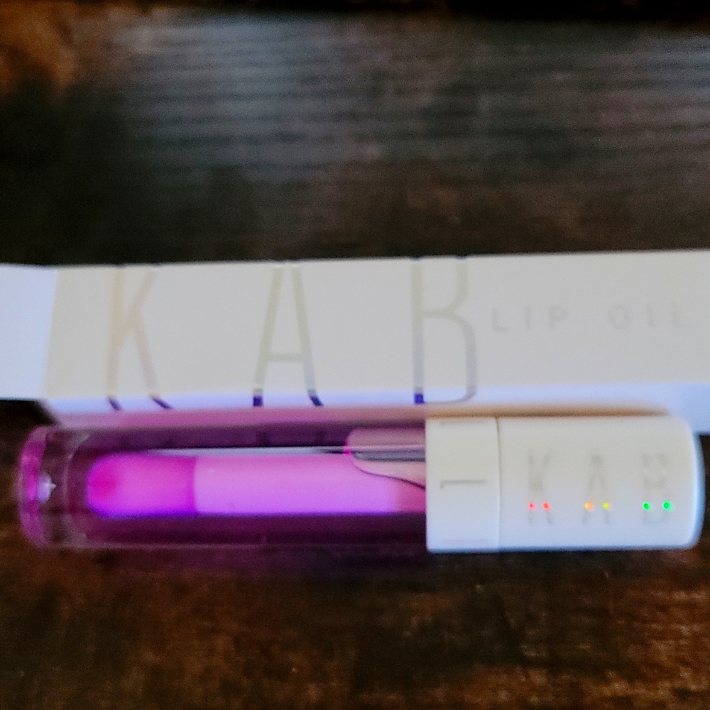 Lip oil